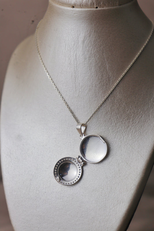 Dije relicario circular con circones personalizable #111