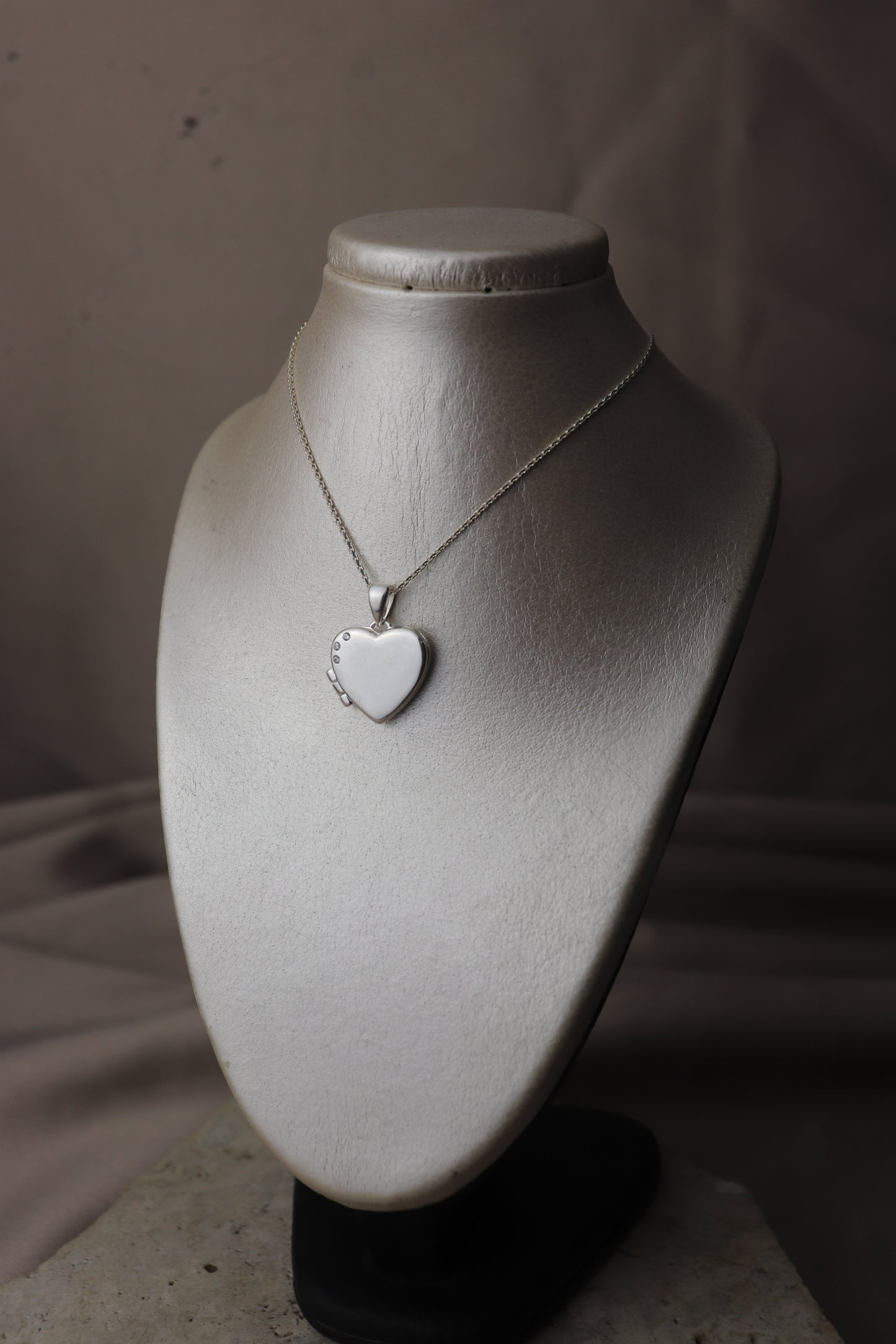 Dije relicario con forma de corazón personalizable #112