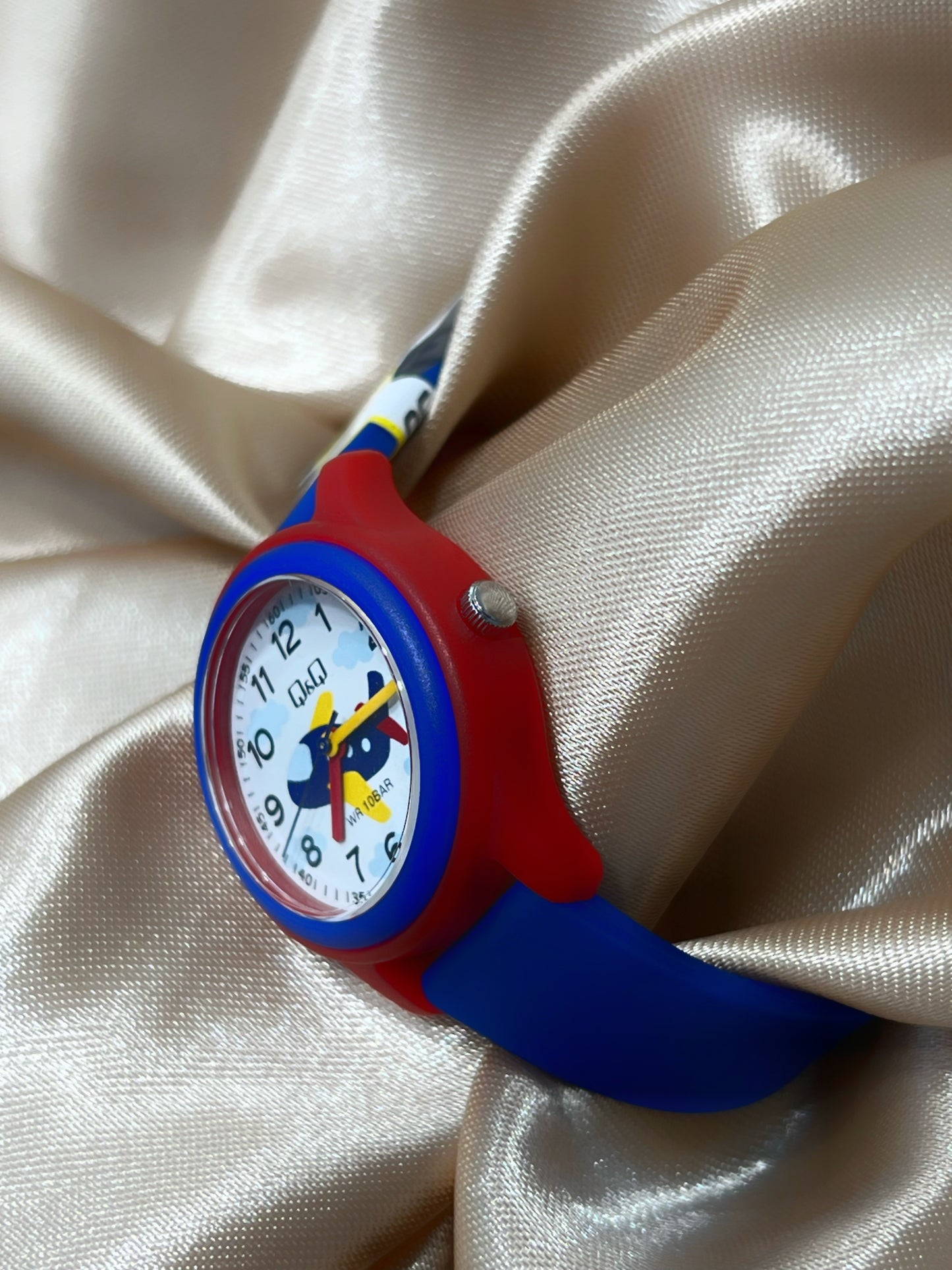 Reloj azul con detalles rojo #A61