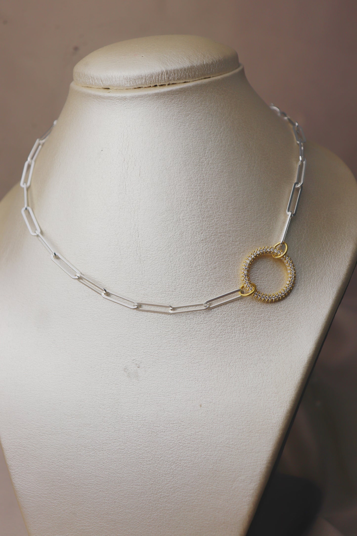 Cadena paper clip con dije circular