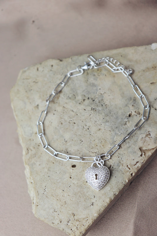 Pulsera paper clic con dije de corazón #132