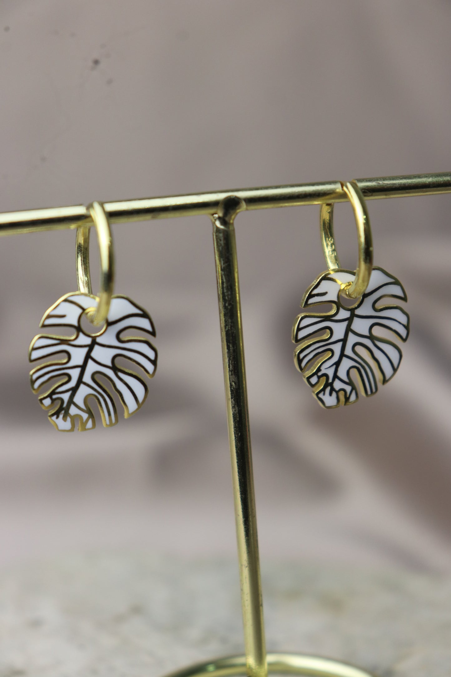 Argollas con dije de hoja #140