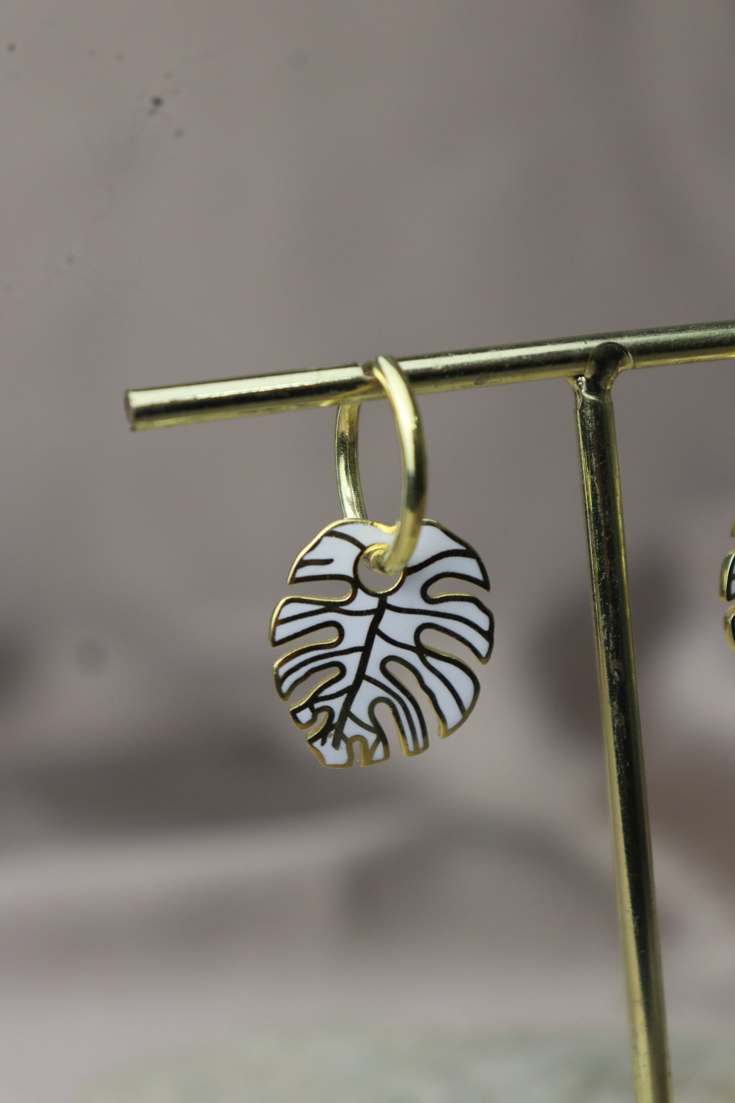 Argollas con dije de hoja #140
