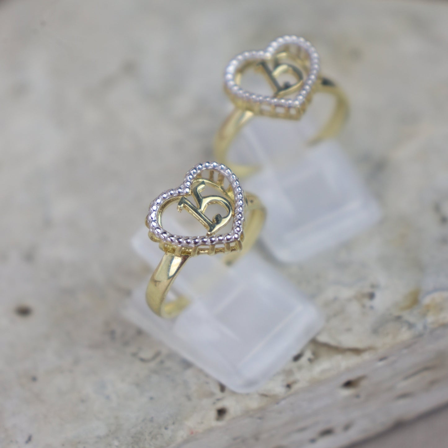 Anillo de 15años corazon 10k #40
