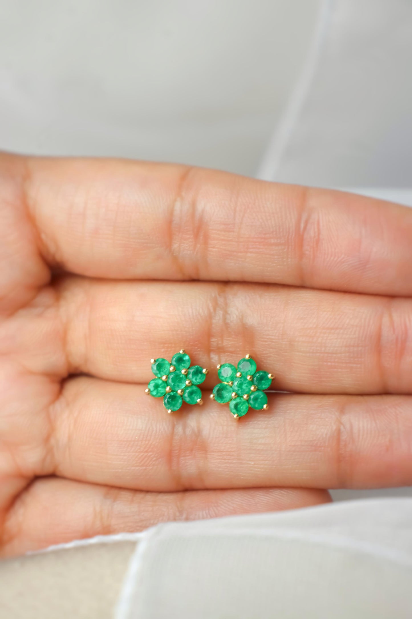 Aretes flor de esmeralda #15
